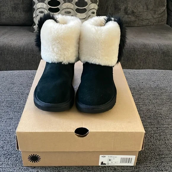 Ugg Women Classic Mini Wisp Boots - Picture 7 of 8